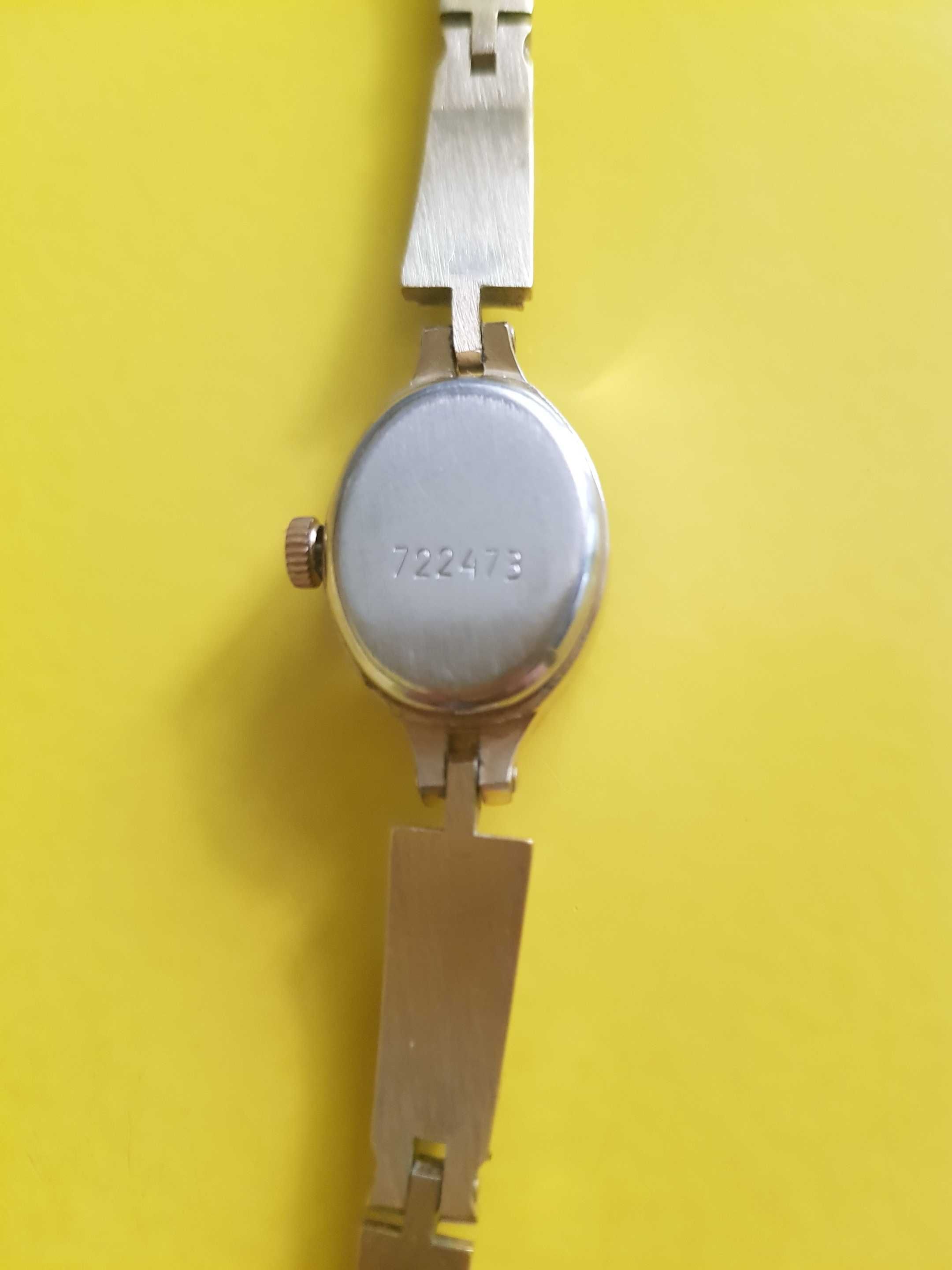 Porcelanowy zegarek yanka