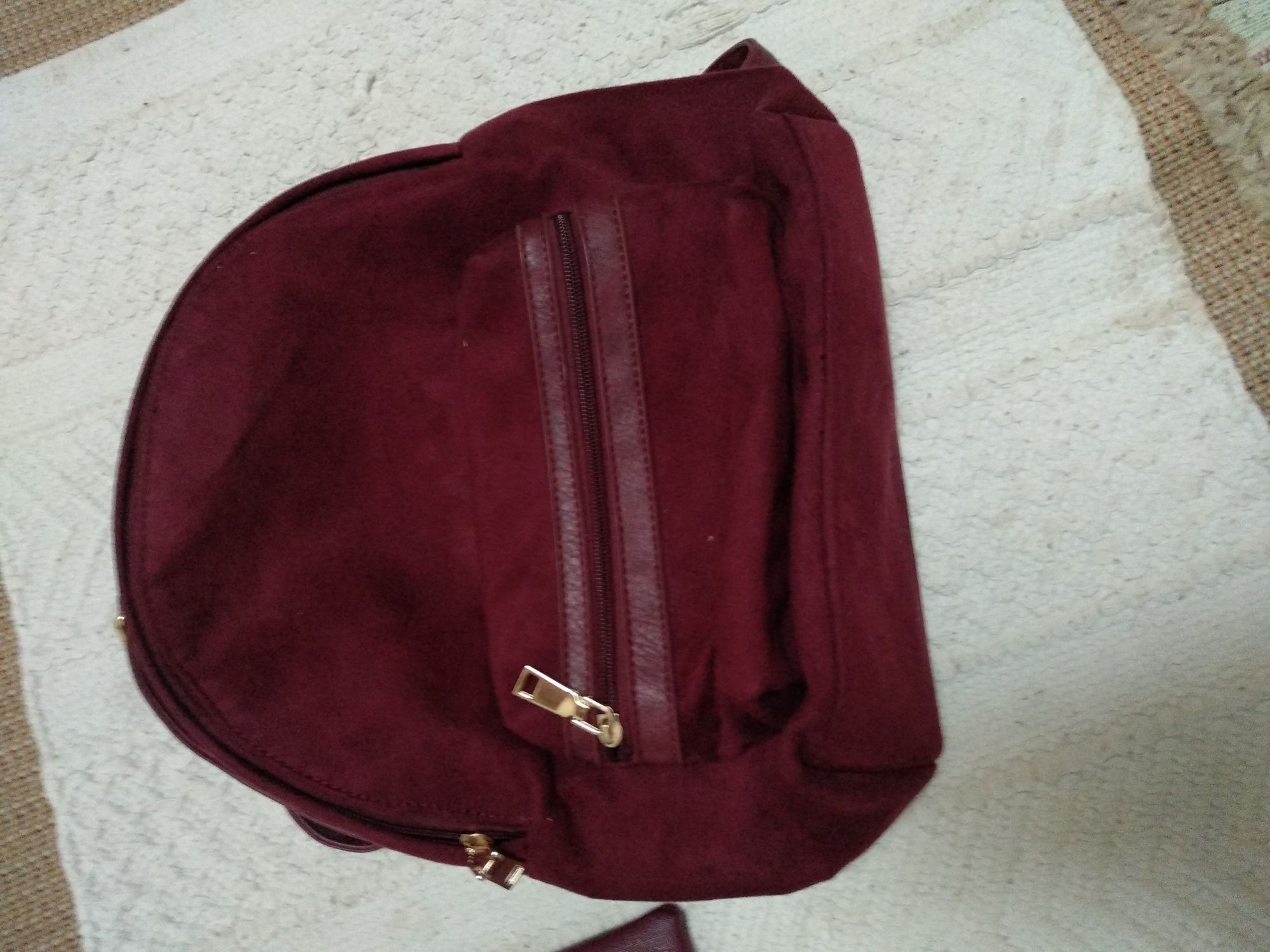 Mochila e pochete bordeaux / cor de vinho