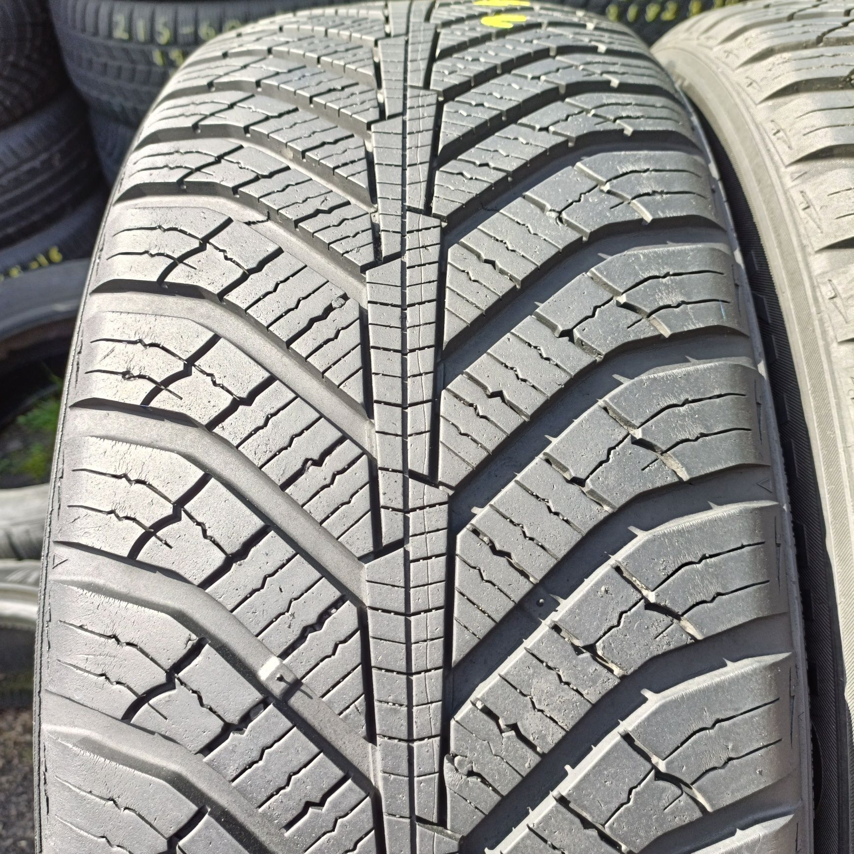 235/55r18 Kumho Solus 4S HA31, 8mm jak nowe