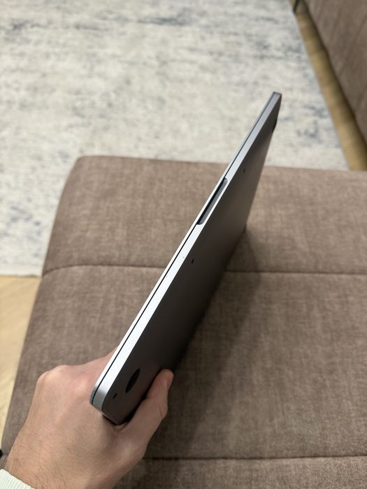 MacBook Pro 2020 M1 | 8gb Ram | SSD 256GB 97% АКБ 45 Циклів
