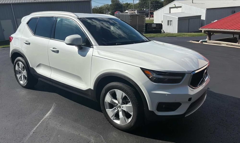 Volvo XC40      2022
