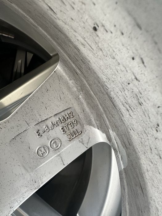 Kola felgi opony 235/60 r18 caloroczne komplet