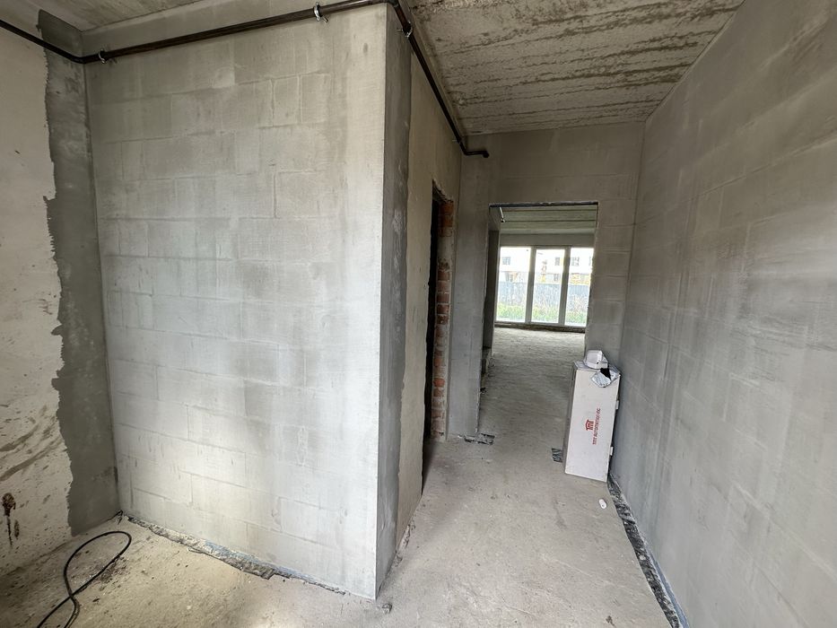 Таунхаус 140м2 з великим балконом і двома терасами на даху Крихівці