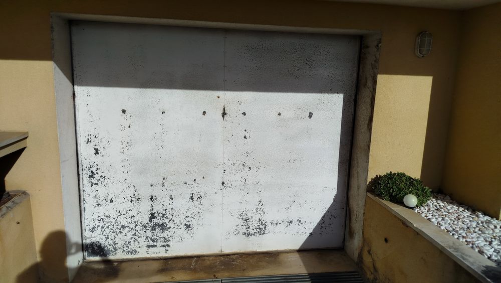 Portão Basculante branco