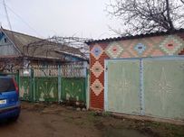 Продаю дом в центре села Граденицы с магазином