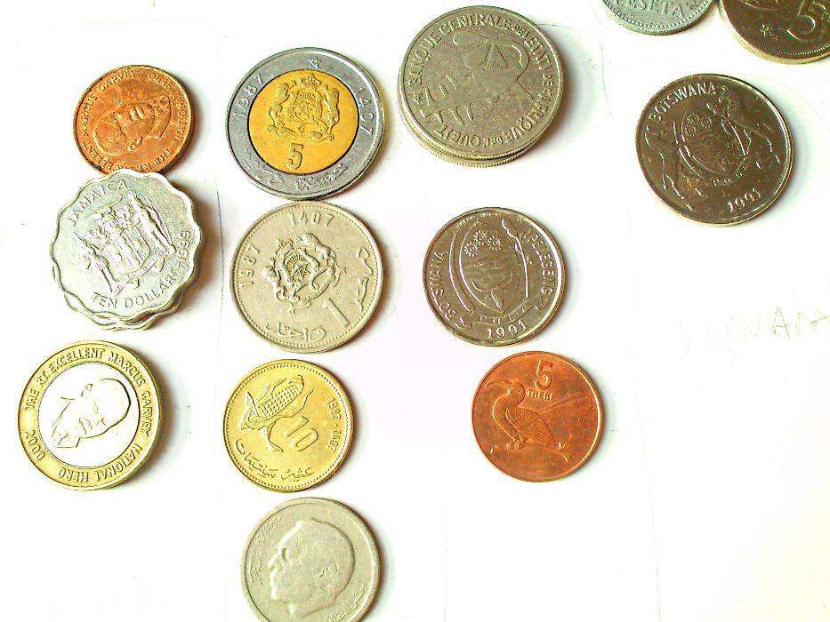 323 moedas estrangeiras (26 países)