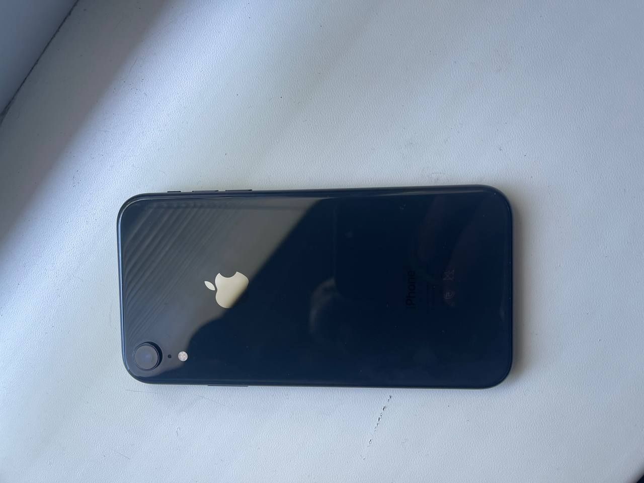 Айфон XR на 128 пам'яті