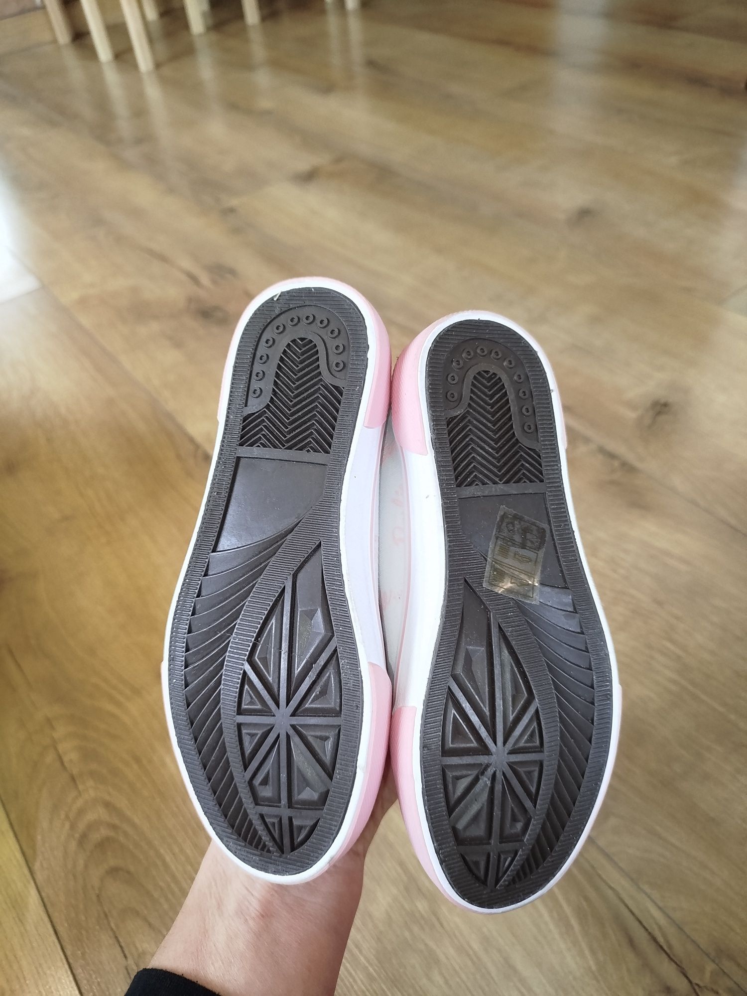 Buty adidasy, trampki Reserved 30