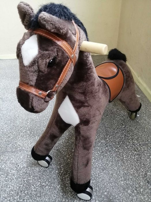 Konik na kołach lepszy niz na biegunach jeździk