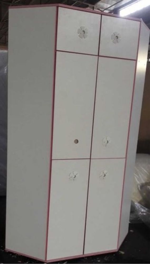 Продам шкаф шифонер
