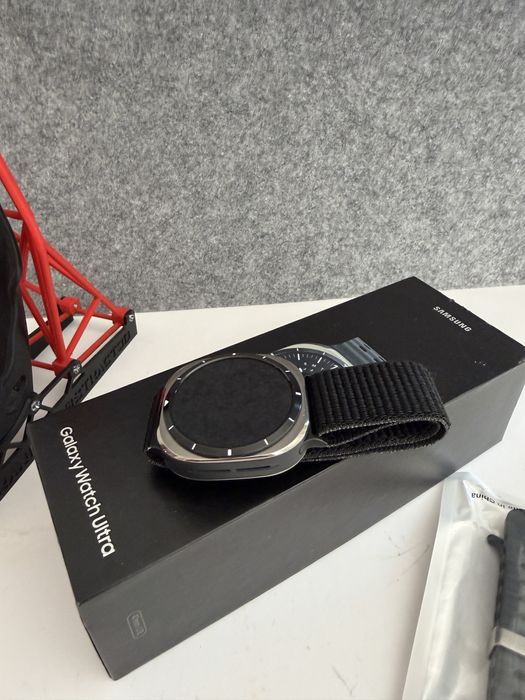 Troco/Vendo Samsung Galaxy Watch Ultra Titanium Silver