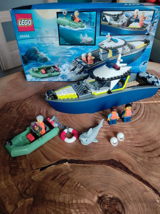 LEGO city łódź policyjna