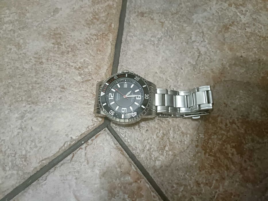 Zegarek Casio MTD-1053 stal, WR 200m stan jak nowy