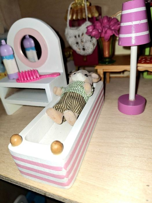 Domek dla lalek myszek wanna wanienka łazienka wc drewno drewniana