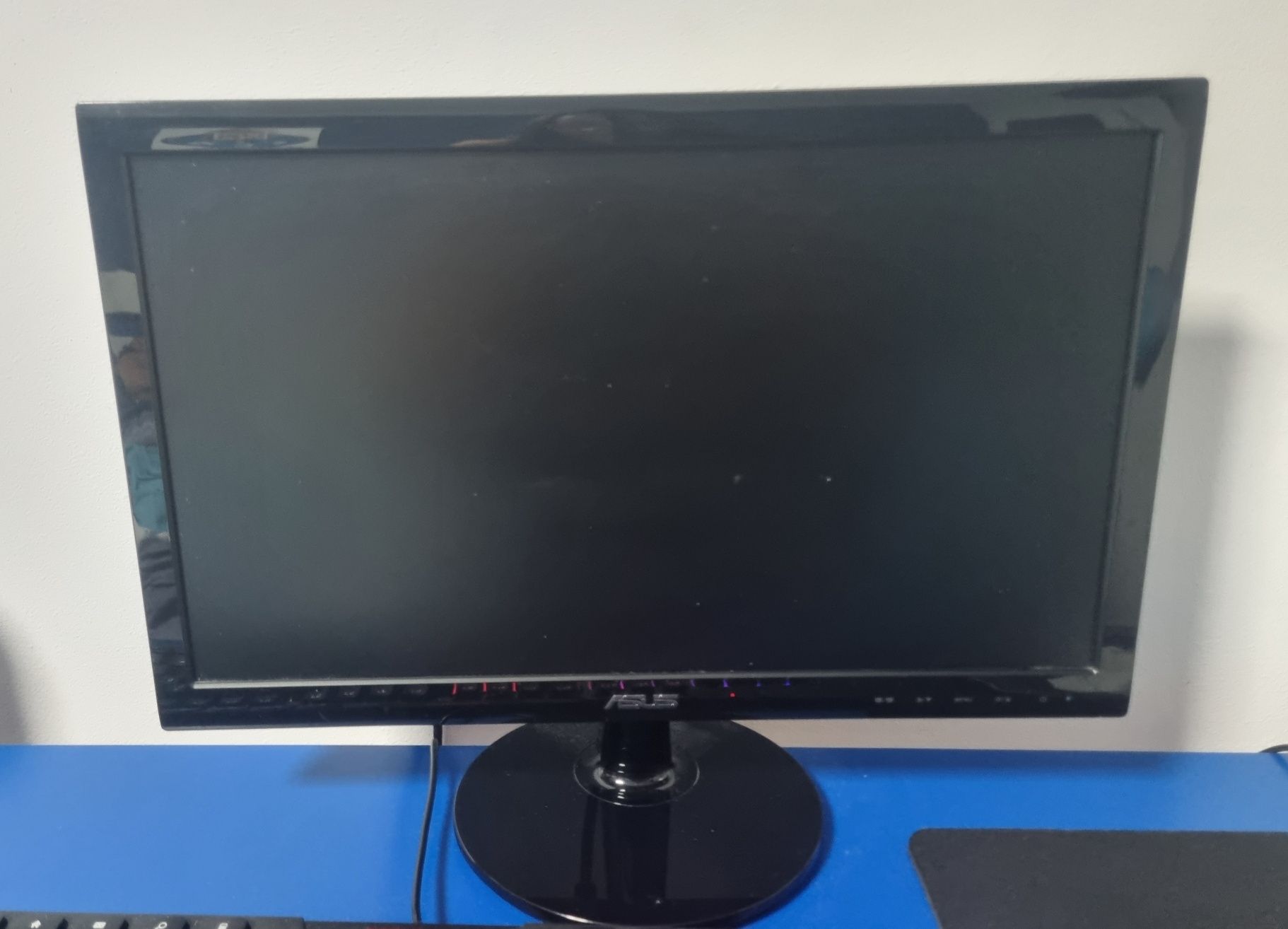 Monitor Asus 44x28cm