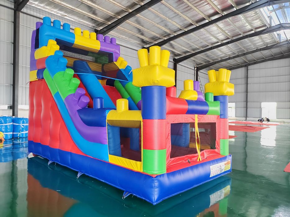 Dmuchaniec zjezdzalnia dmuchana lego klocki zamek nowy 6x3x4.5