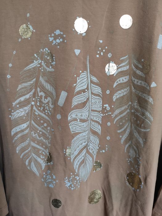 Ładna nowa bluzka z mieniącymi piórami rękaw 3/4