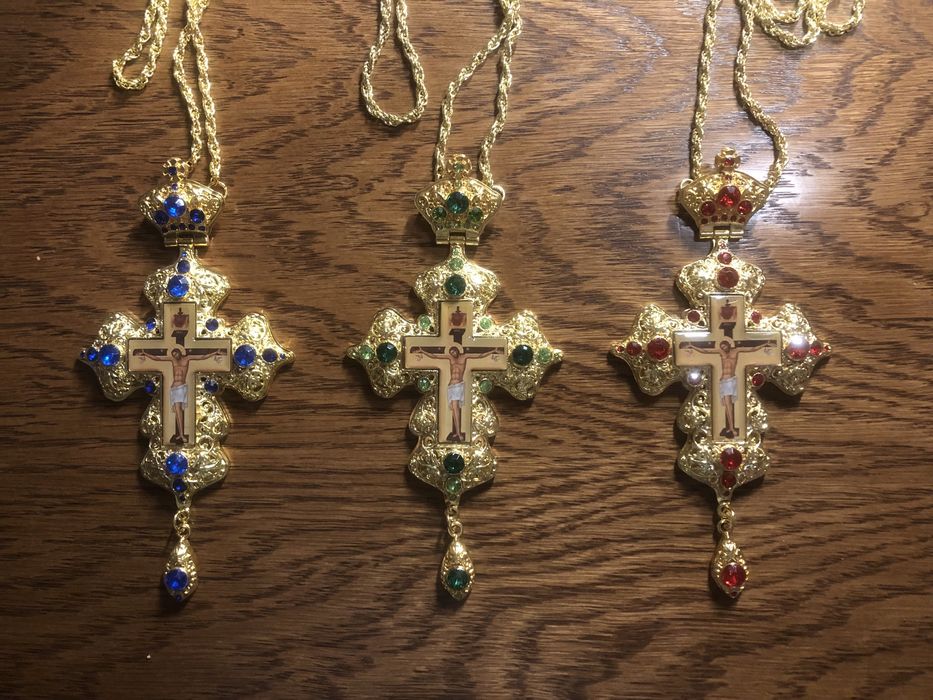 Хрест з прикрасами