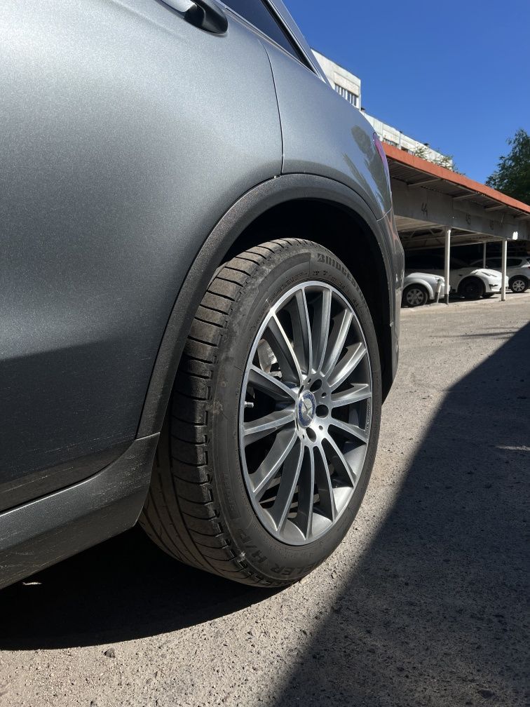 Резина 255/45 r20 Toyo 2шт и Brigestone 2шт  б/у комплект