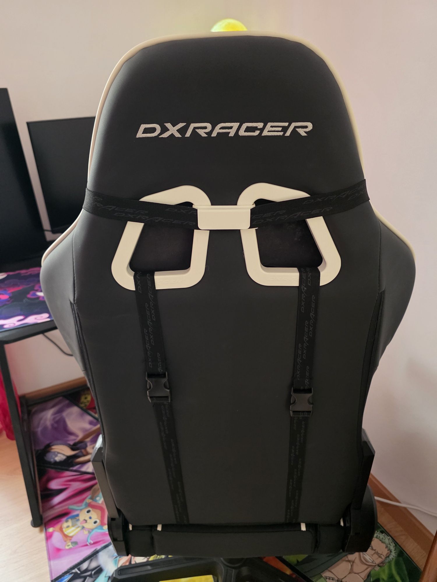 Cadeira Gaming DXRacer Fórmula F08 - Preto / Branco