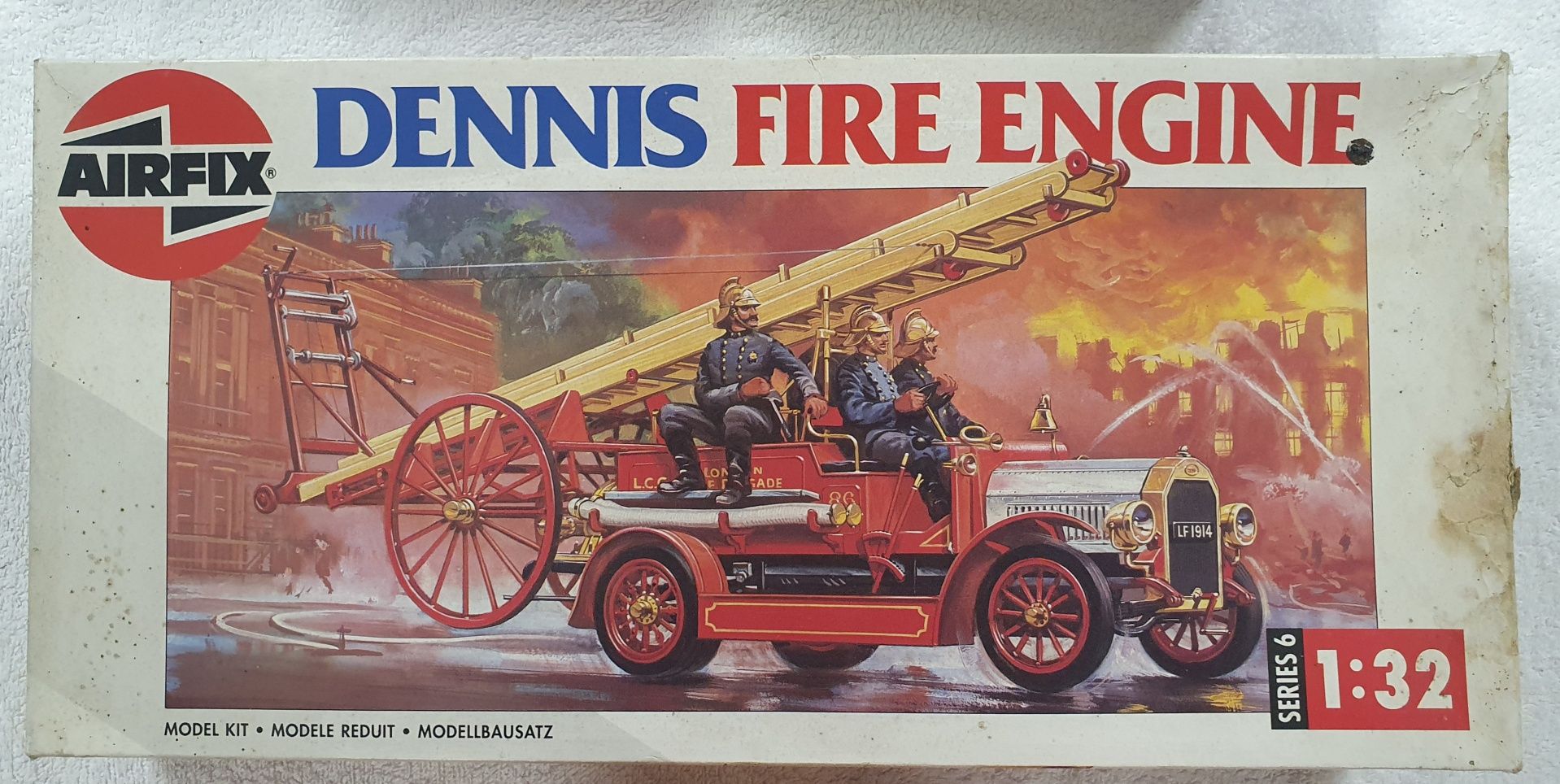 Modelo Dennis FIRE ENGINE da Airfix