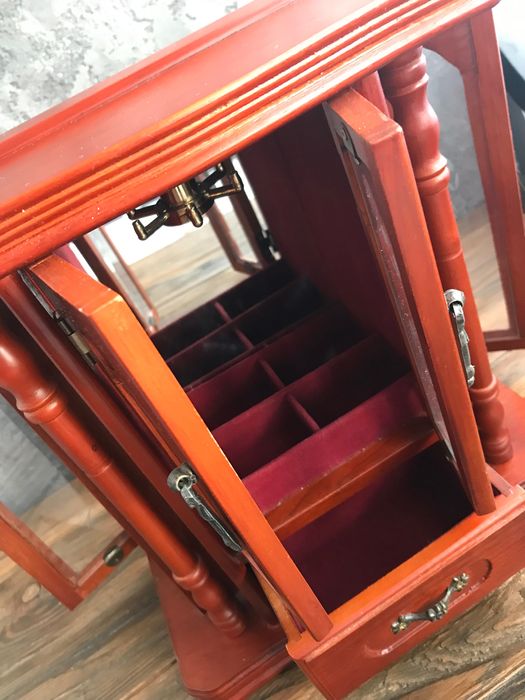 Скринька Шкатулка  шафа комод для зберігання прикрас