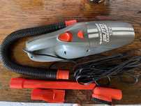 Автомобільний пилосос Black&Decker Auto Dustbuster 12V