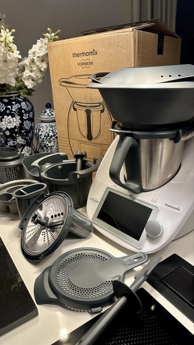 Thermomix TM6 – Stan idealny + dodatkowe akcesoria (maj 2024)