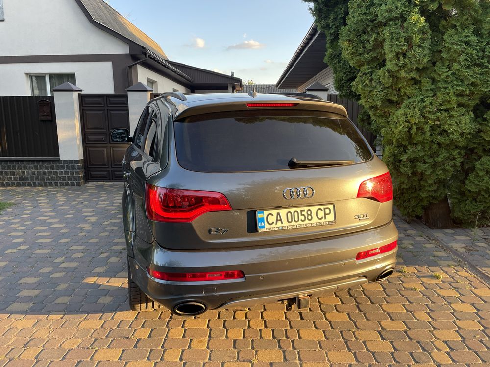 Audi Q7 Prestige S-line V12