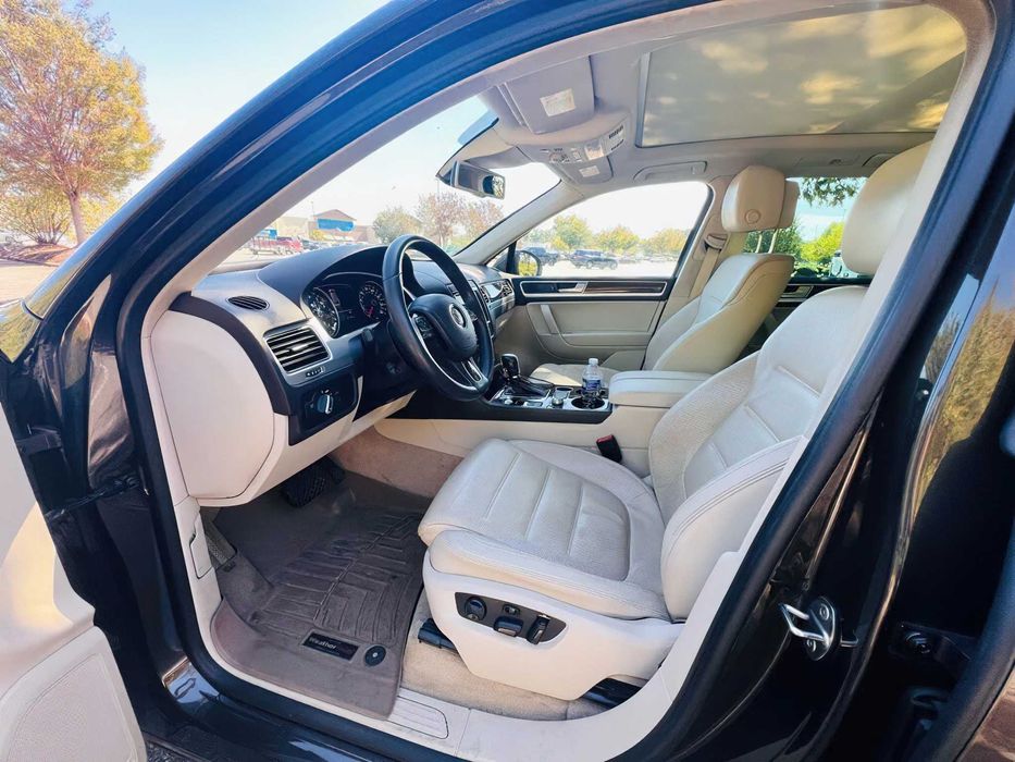 Volkswagen Touareg      2016