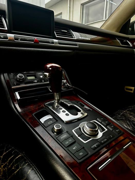 Продам Audi A8, D3, дв. 4.2 quattro