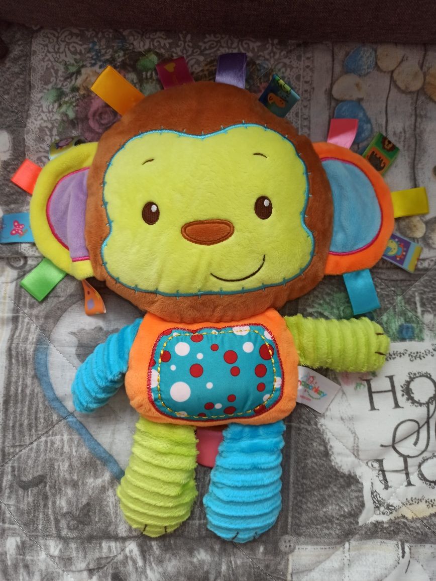 Piękna małpka 32 cm z dzwoneczkiem i kolorowymi metkami na uszach