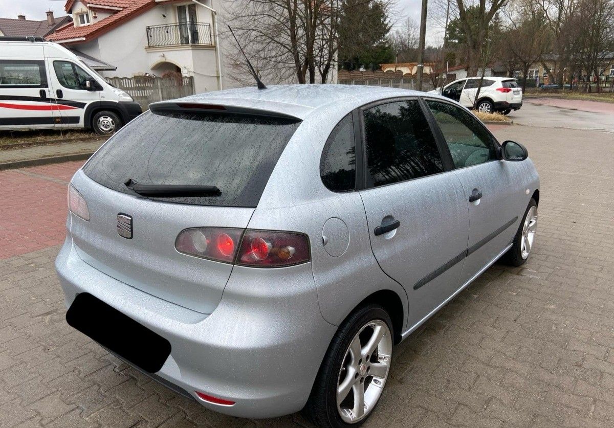 Seat Ibiza 1.4 Benzyna 5-Drzwi Klimatyzacja Radio BT