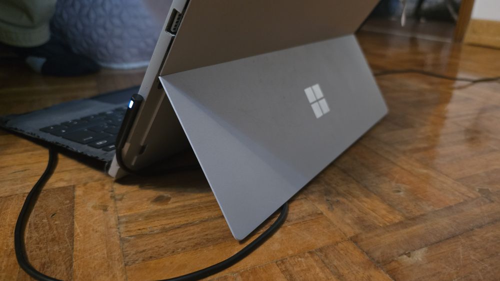 Surface Pro 6 | i5 8GB 128GB | Teclado + Caneta + Hub USB/HDMI