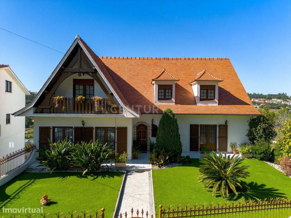 Moradia T6 com terreno em Pousos, Leiria