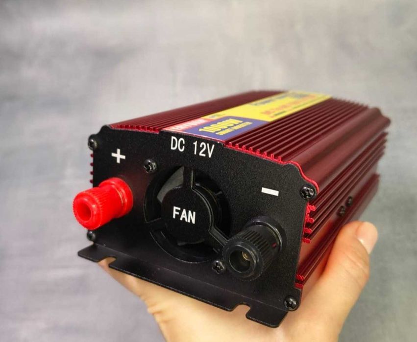 Інвертор перетворювач автомобільний Power Inverter 12v-220v 1000W