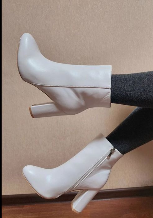 Білі батальйони PRETTYING 
Демісезон, екошкіра
Розмір*25,5см по стел