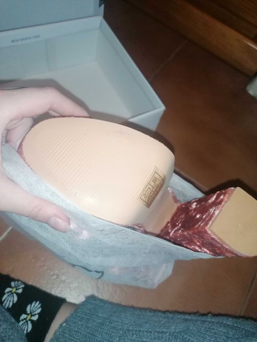 Sapatos veludo novos