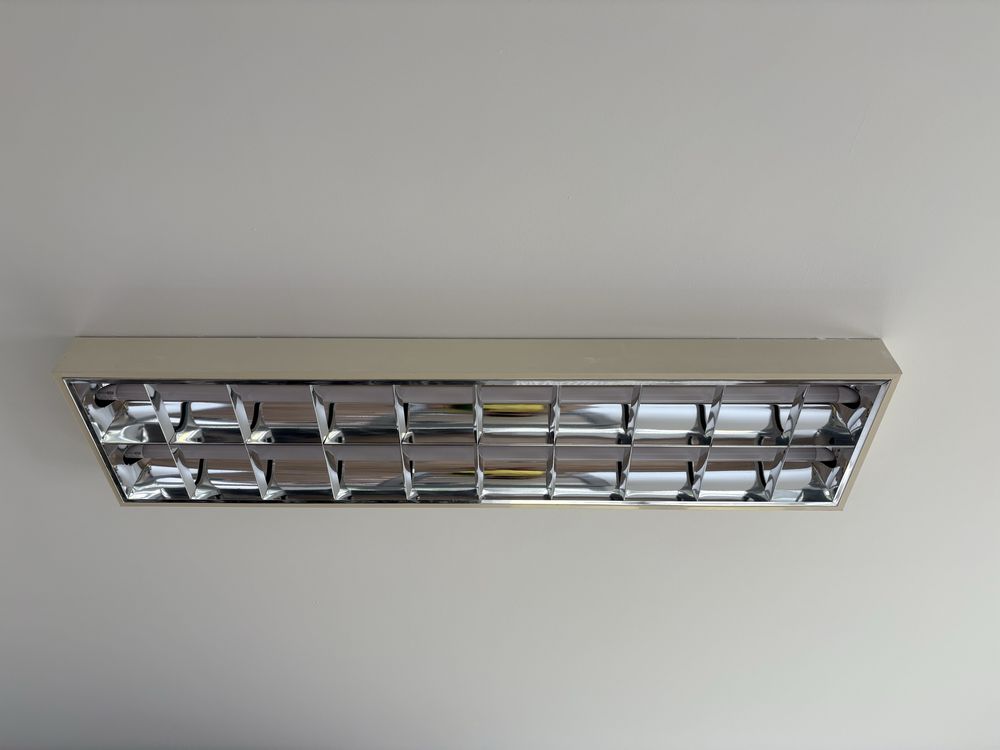 Lampy oprawy rastrowe oswietlenie