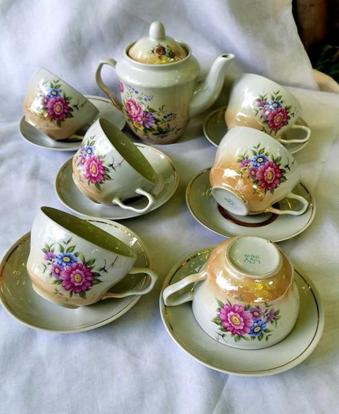 Сервизы разные, распродаю