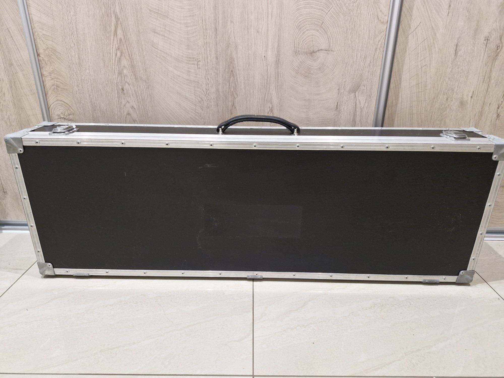 Case twardy Korg Krome 61