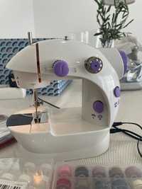 Mini máquina de costura