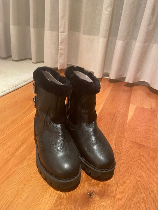 Botas pretas de cano baixo -Tma. 33