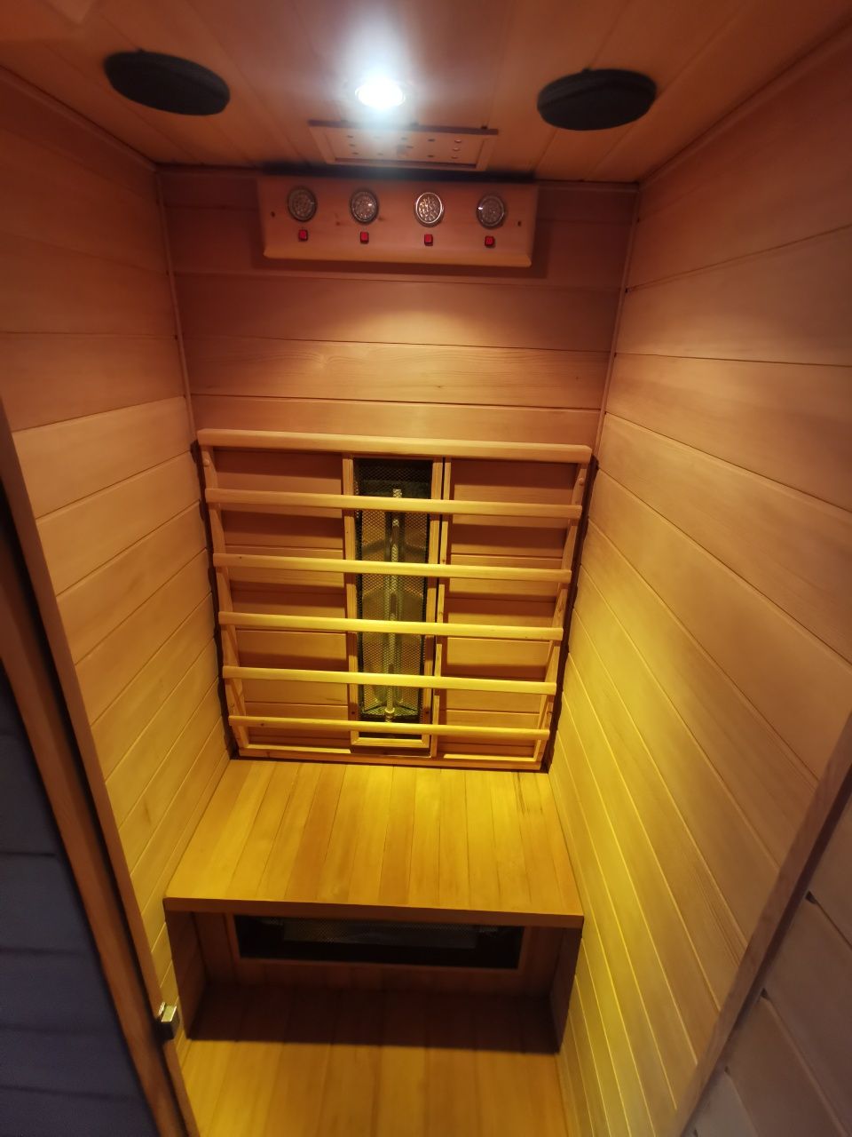 Okazja sauna sucha typu infrared z przeznaczeniem dla 1 osóby/jednooso