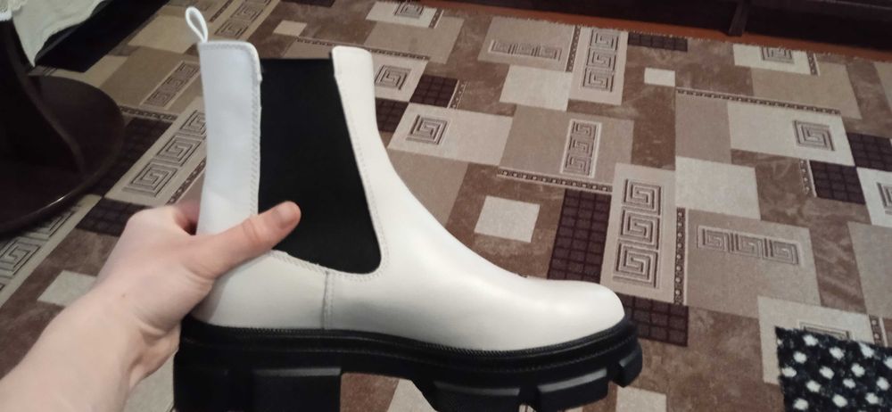 Жіночі ботинки челсі