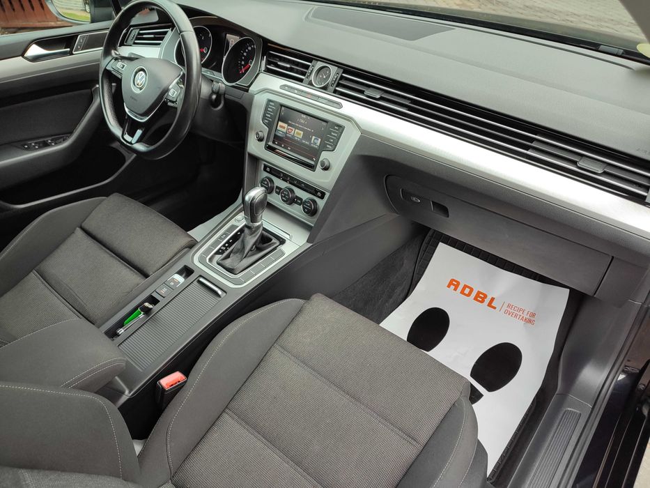 Passat B8**2017**DSG**Kamera**Parki**Navi**Alufelgi**Serwisowany**