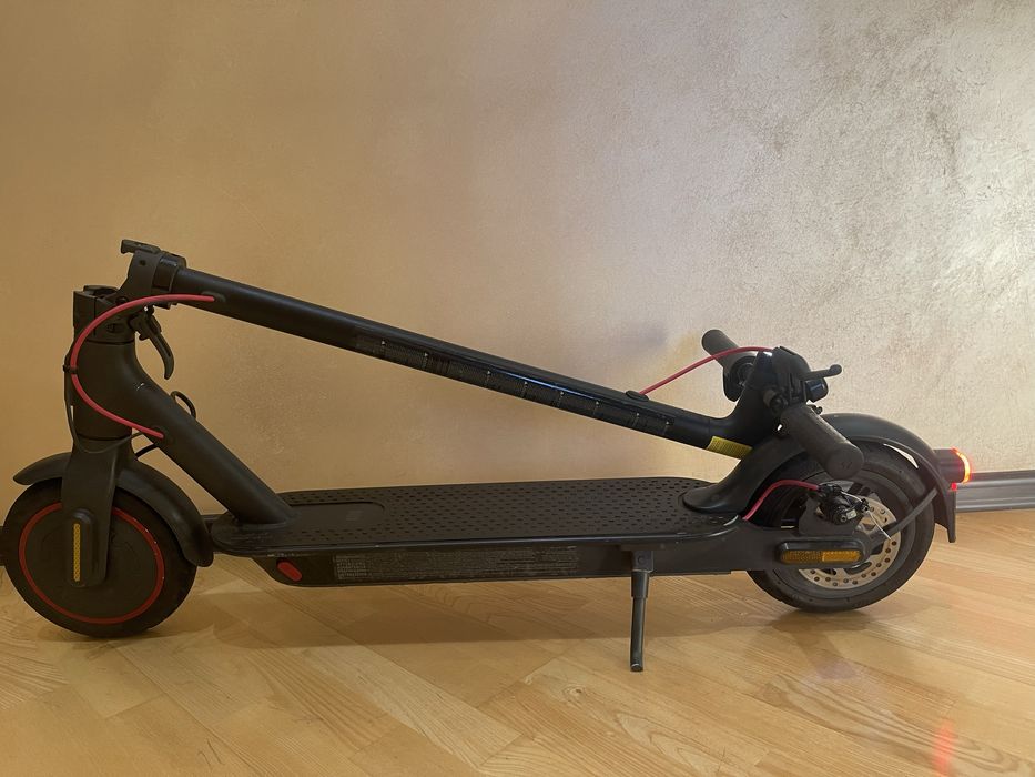 Самокат Mi Electric Scooter Pro 2