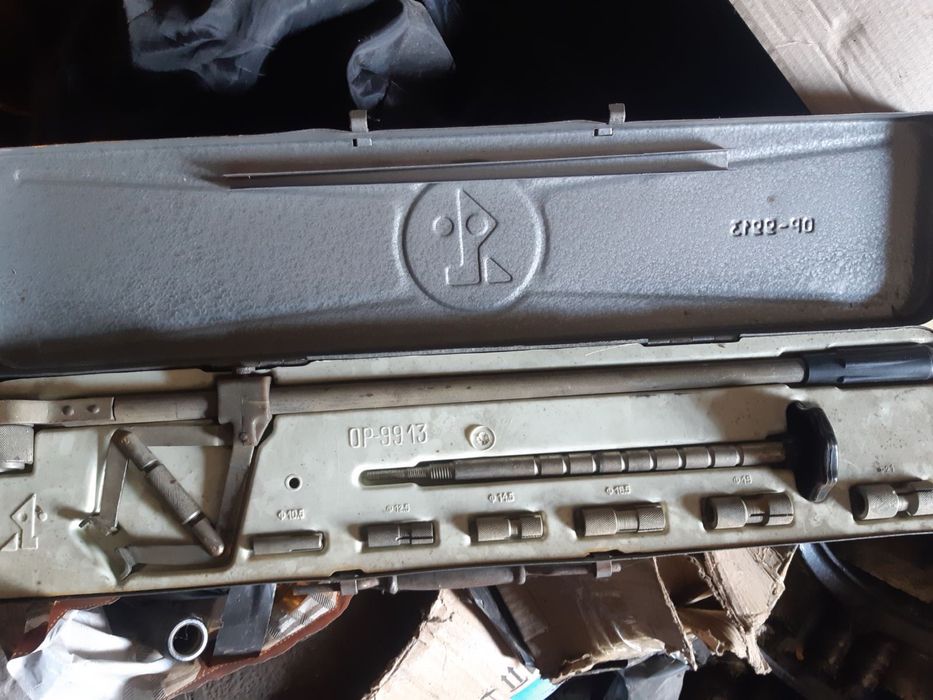 Приспособление ОР-9913 для демонтажа и монтажа пружин клапанов