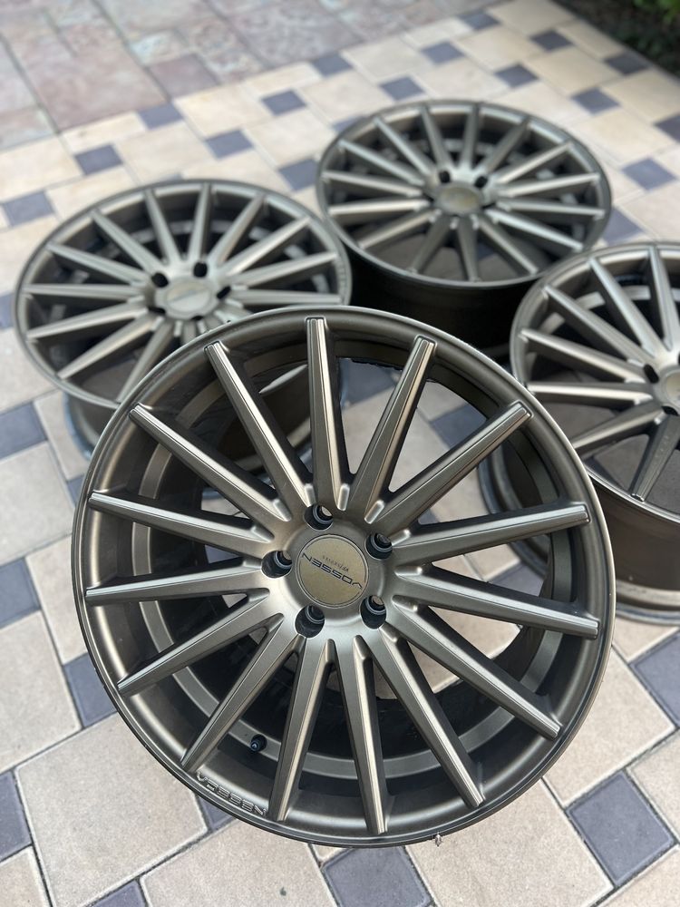 Оригинальные разноширокие диски Vossen VFS-2 R19 5x114.3