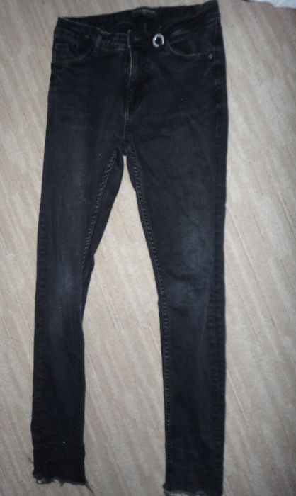 Jeansy, dżinsy slim RESERVED rozmiar 34 czarne